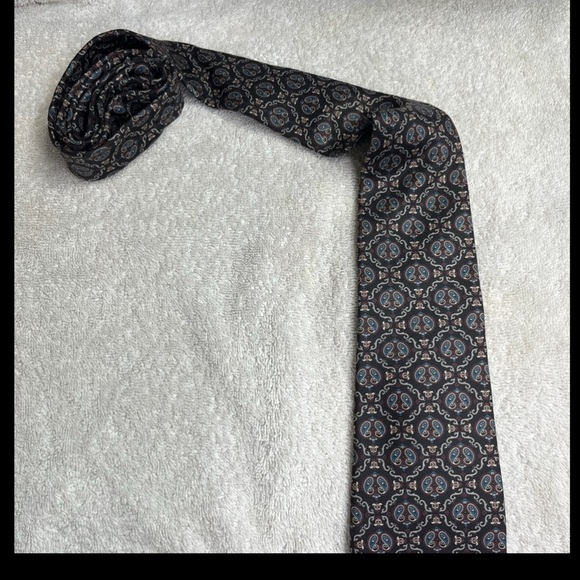 Christian Dior Italian wool, made in the USA, classy and elegant - Picture 5 of 7